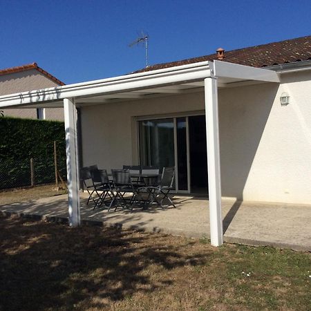 Maison D'Hotes Saint-Julien-l'Ars Екстер'єр фото