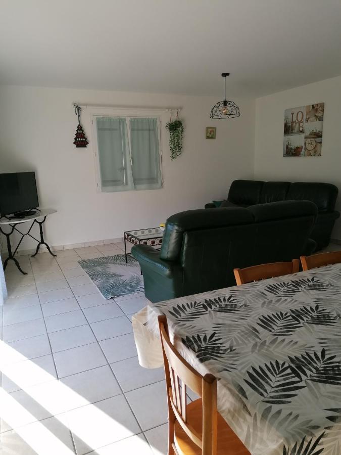 Maison D'Hotes Saint-Julien-l'Ars Екстер'єр фото