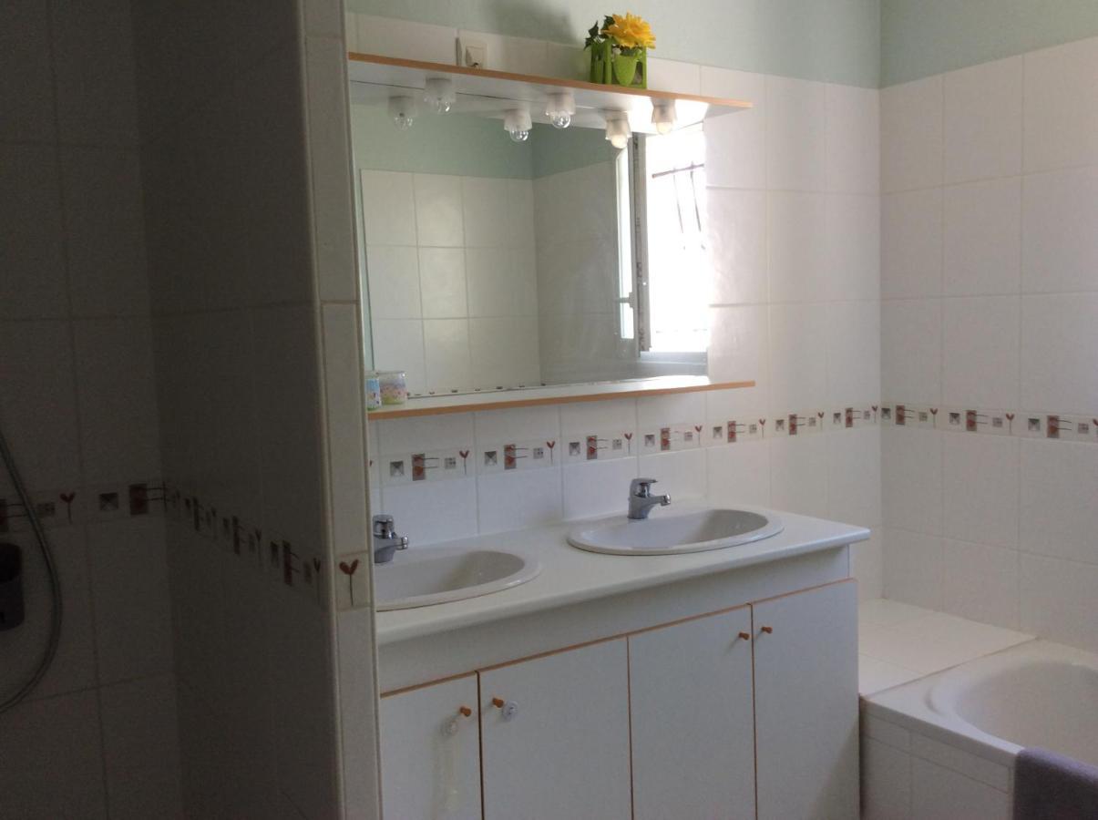 Maison D'Hotes Saint-Julien-l'Ars Екстер'єр фото